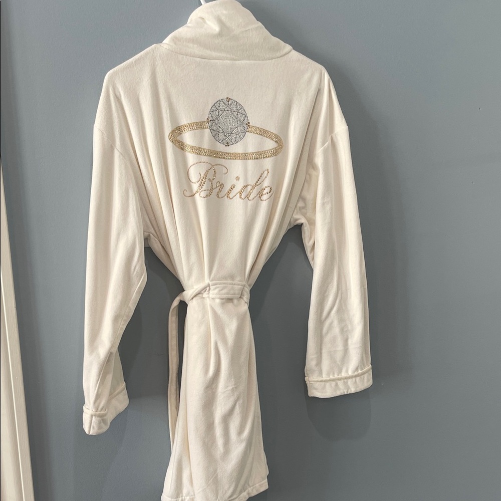 Elegant White Bridal Robe
